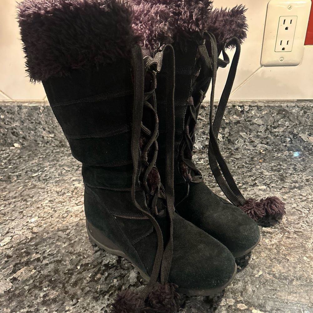 Women’s boots size 8 waterproof